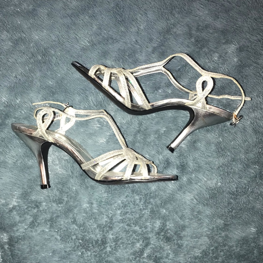 Sexy, sparkly fairytale sandals.